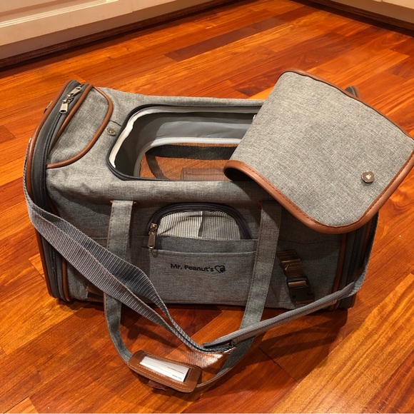 🐶Mr. Peanut's Gold Series Airline Approved Pet Carrier - Picture 8 of 17